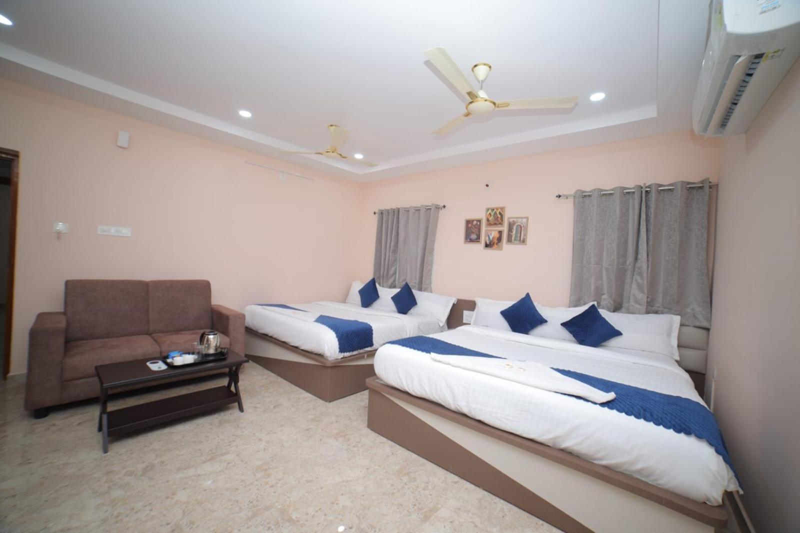 Sri Ganesh Grand Hotel Tirupati Bagian luar foto
