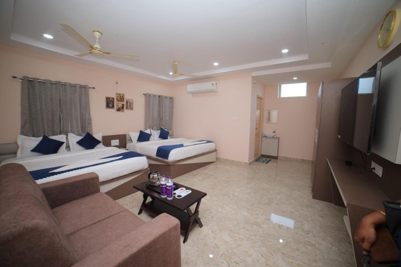 Sri Ganesh Grand Hotel Tirupati Bagian luar foto