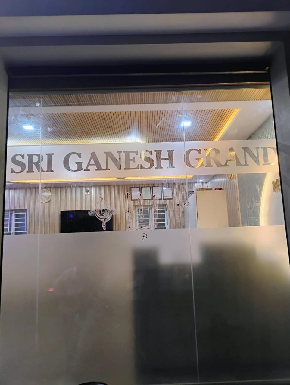 Sri Ganesh Grand Hotel Tirupati Bagian luar foto