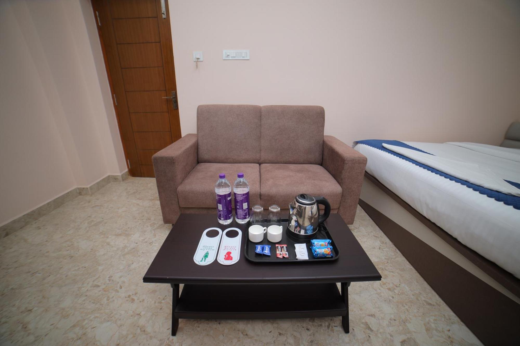 Sri Ganesh Grand Hotel Tirupati Bagian luar foto